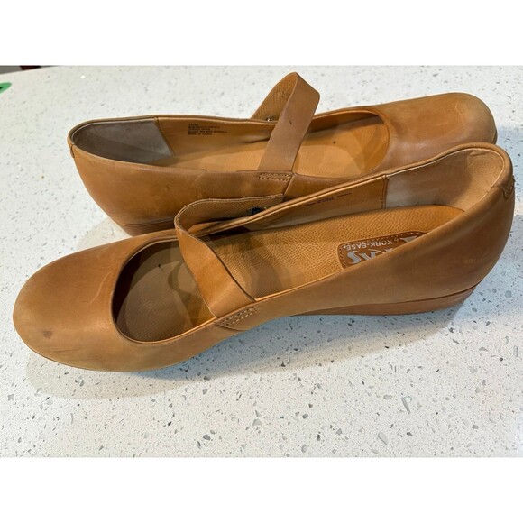Tan Leather Korks Mary Janes - Picture 7 of 9